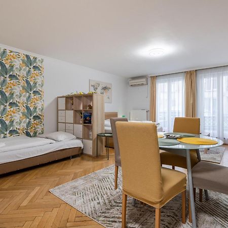 Moonlit Muse Studio Home Budapest Esterno foto