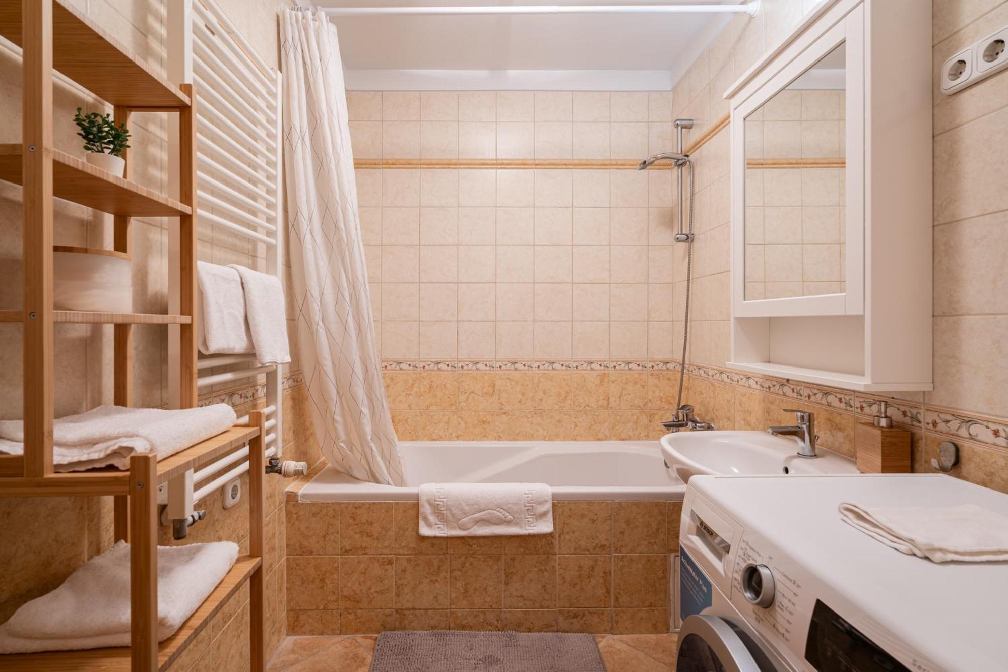 Moonlit Muse Studio Home Budapest Esterno foto